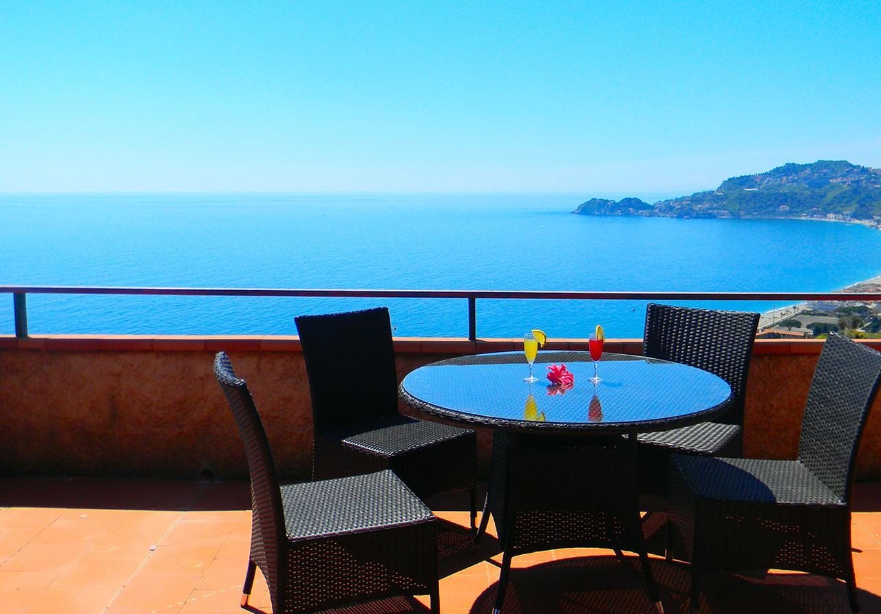 Residence Letojanni Taormina Buitenkant foto
